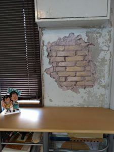 レンガのトリックアートステッカー