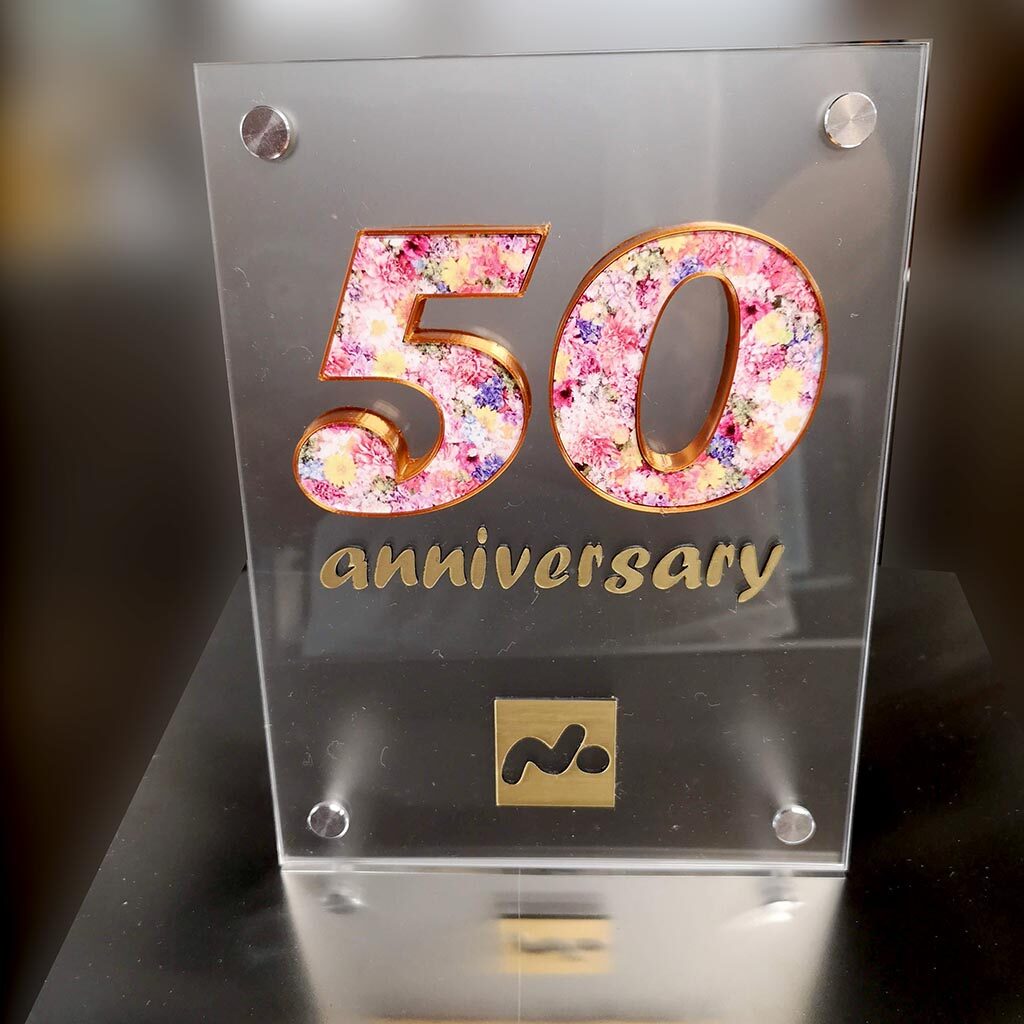 3Dプリンターで50周年記念プレートを作成しました